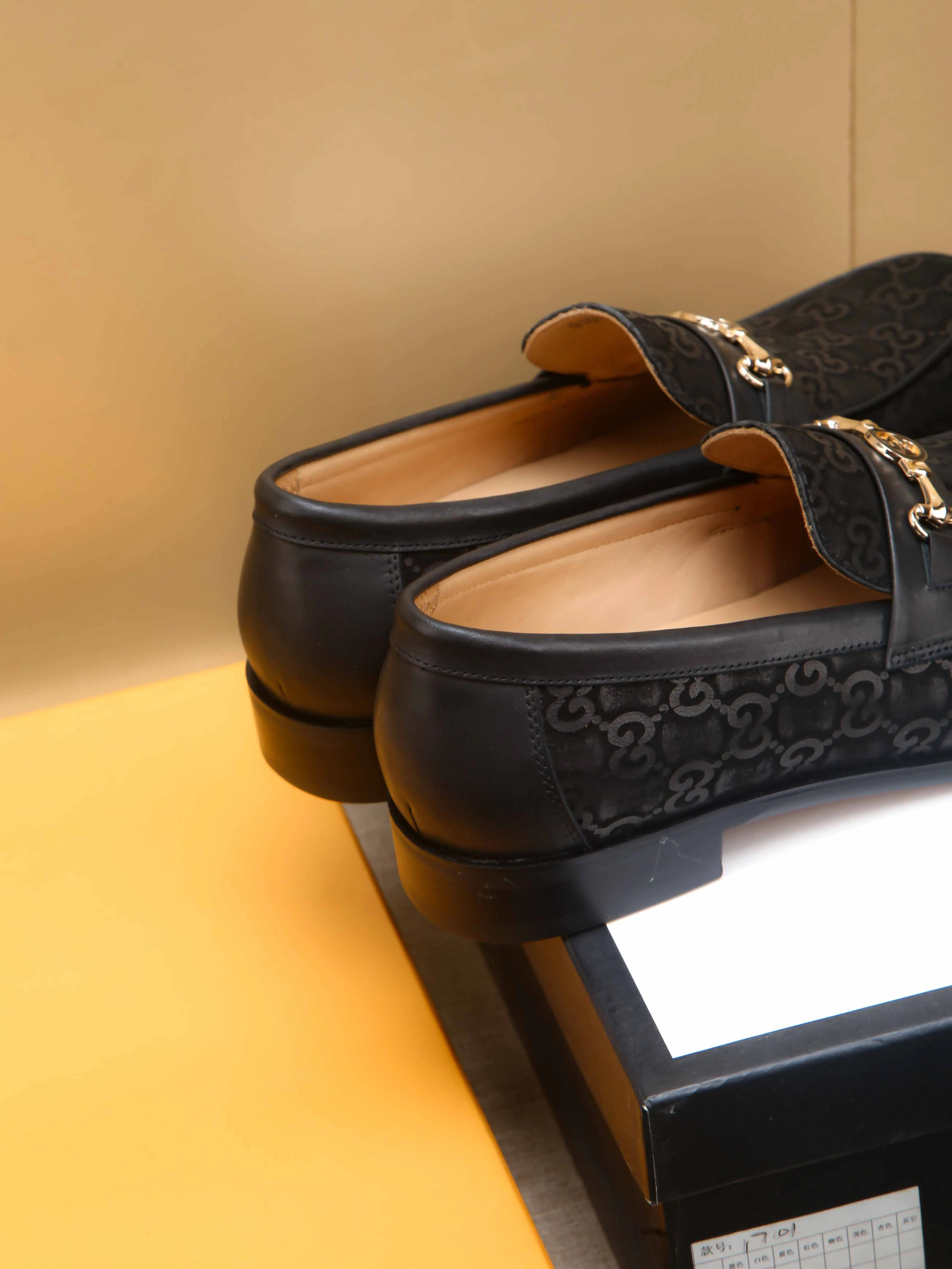 Men's men's shoes 💰460 🆘【GUCCI】Gucci ·🐂里· Hot-selling pea shoes top brand luxury, top quality, the latest fashion pea shoes.. The upper is made of original first-layer cowhide. (Full first-layer water-dyed 🐂 leather·inner). The original stylish and stylish soft rubber wear-resistant and non-slip outsole is light and comfortable on the foot, available in 3 colors! Matching code: 39-44 (customized at 39.45.46)